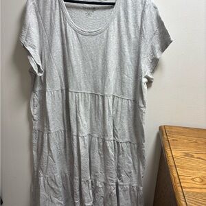 Time and Tru Light Gray Tiered Short Sleeve Tunic